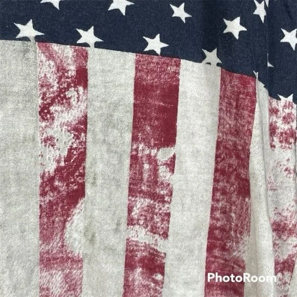 RED SNAP  Vneck American flag tee shirt - Picture 2 of 4